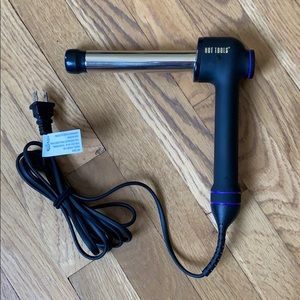 Hot Tools Professional Curl Bar 1” curling iron.